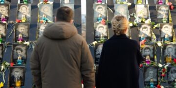 Зеленський з дружиною вшанували пам’ять Героїв Небесної Сотні