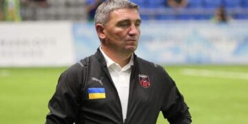 Руслан Костышин: «В Казахстане сначала зарисовывали вышивку флага, которую я надеваю на игры, а потом перестали это делать» (19 февраля 2023 г.) — Новости футбола