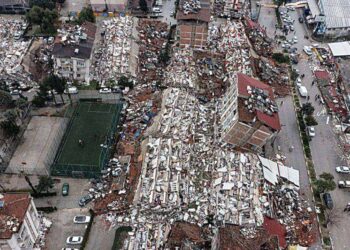 Кількість жертв землетрусів у Туреччині та Сирії перевищила 4300 людей