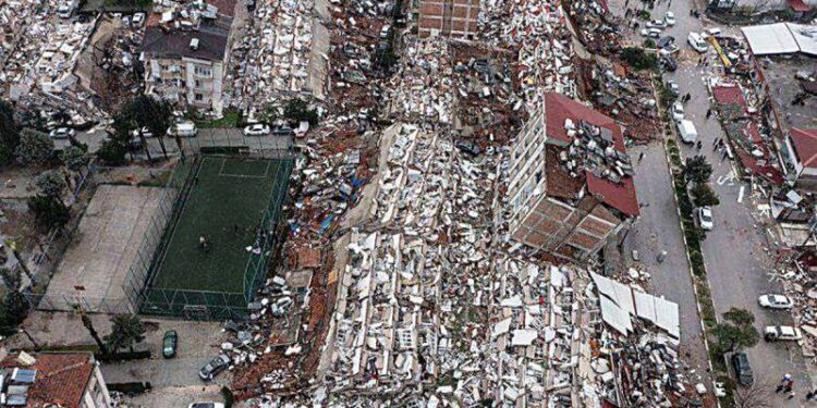 Кількість жертв землетрусів у Туреччині та Сирії перевищила 4300 людей