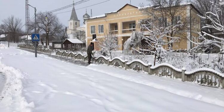 КП «Комфорт-16» завершило прибирання доріг від снігу в селах Арцизької громади