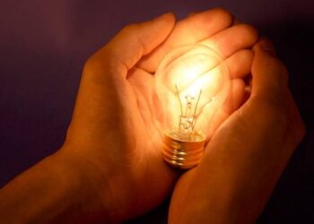 Мешканцям Одеської області другий день поспіль вирішили не вимикати світло