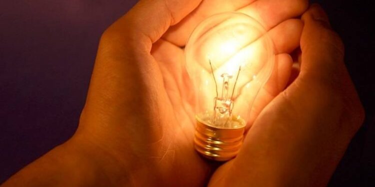 Мешканцям Одеської області другий день поспіль вирішили не вимикати світло