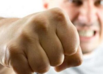 На Одещині чоловік побив знайому через відмову у застіллі — Новини Одеської області