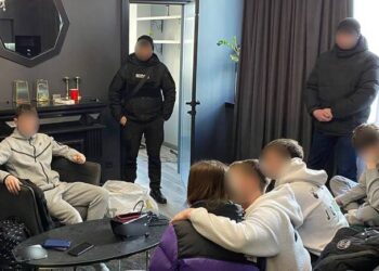 Організаторам «п’яних вечірок» повідомили про підозру та вручили повістки