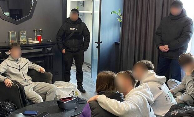 Організаторам «п’яних вечірок» повідомили про підозру та вручили повістки