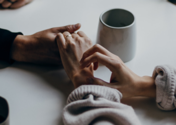 Сексуальне насильство, пов’язане з конфліктом — це не тільки зґвалтування: роз’яснення від системи безоплатної правової допомоги