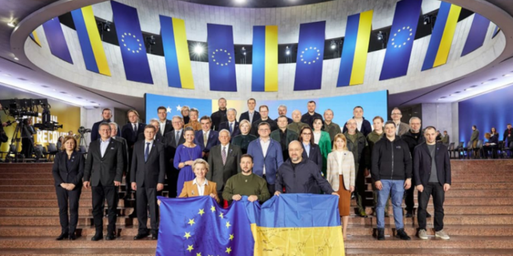 Сьогодні у Києві проходить саміт Україна – ЄС