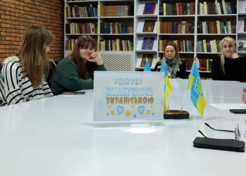 В Арцизькій міській публічній бібліотеці відбулося перше засідання клубу «Спілкуємося українською»