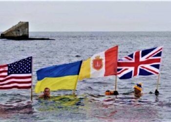 В День єднання одесити влаштували екстремальний заплив