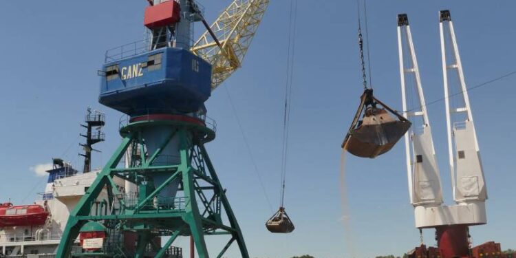 Залізничники півроку крали зерно, що йшло на експорт через Ізмаїльський порт