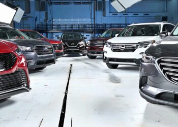 13 среднеразмерных SUV в новом фронтальном краш-тесте IIHS: 6 не справились — АВТО НОВОСТИ