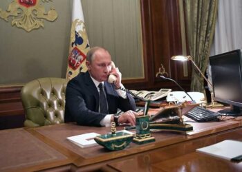 Між Зеленським і Путіним відбулася телефонна розмова: у Кремлі прокоментували ситуацію на Донбасі