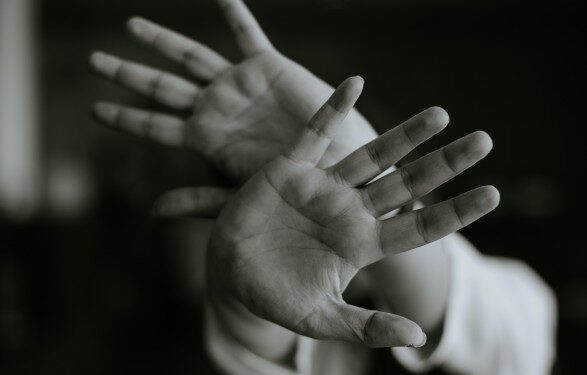 Уход за человеком с ПТСР может вызвать стресс: как помочь себе