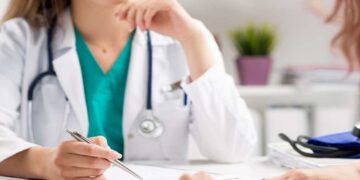 Что делать, если есть потребность в медицинской помощи, но нет мобильной связи: советы Минздрава