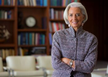 Глава МВФ Крістін Лагард подала у відставку