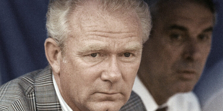 FourFourTwo составил необычный рейтинг тренеров. Лобановский — на третьем месте, Луческу — на шестом (14 марта 2023 г.) — Новости футбола