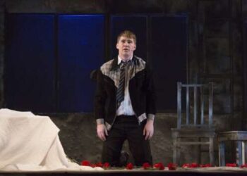 Российский актер пытался покончить с собой на сцене перед зрителями