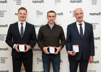 Санофи передала Украине 163 тысяч доз вакцины против гриппа для защиты медицинских работников