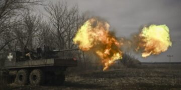 Воїни ЗСУ поєднали гармату та КрАЗ-255 — Автоновини
