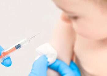 В ЕС одобрили COVID-вакцины для детей в возрасте от 6 месяцев