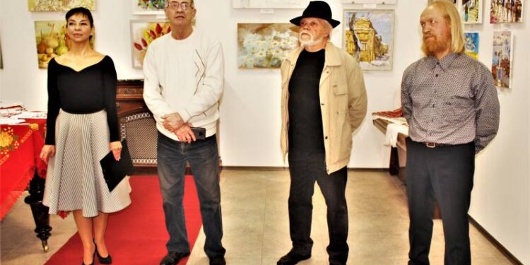 Краса та любов — жіночого роду: в Ізмаїлі відкрилася виставка жіночої творчості — Місто 24 (СВІТЛИНИ)