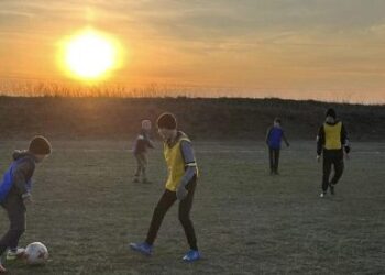 На Одещині люди самотужки перетворили пустир на спортивний майданчик | Надзвичайні події Одесса та область