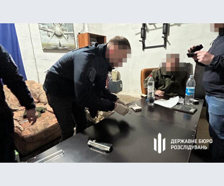 На Одещині замкомандира військової частини вимагав 120 тисяч гривень з військового — Новини Одеської області