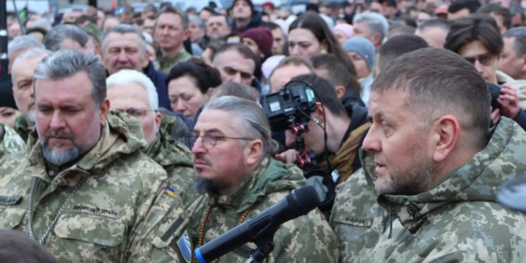 На прощання з «Да Вінчі» прийшов Залужний: на Майдані море людей