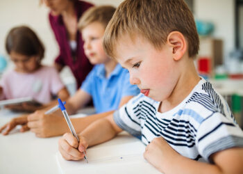 Отстранение от занятий в школе не привитого по возрасту ребенка законно: ВС — Суспільство Одеси