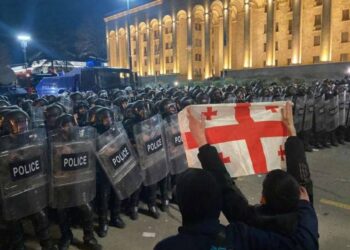 Сутички з поліцією та десятки арештованих — що відомо про масові протести в Грузії та реакцію світу на це