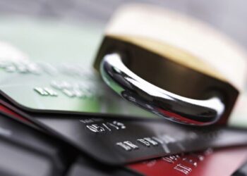 Жителів Одещини застерігають від аферистів, які роблять дублікати банківських карток — Новини Одеської області