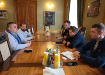 У Червонограді уже 4 місяці працює нове меблеве підприємство. Щоб його відкрити, залучили 6 мільйонів євро від польських інвесторів – Новини Львова та області