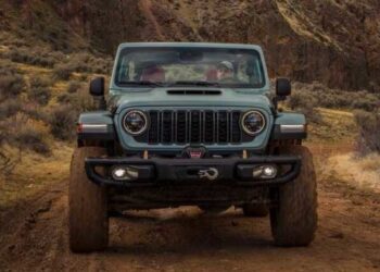 Представили позашляховий автомобіль Jeep Wrangler зі зменшеною решіткою радіатора — Автоновини