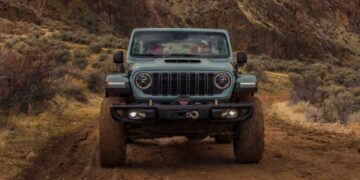 Представили позашляховий автомобіль Jeep Wrangler зі зменшеною решіткою радіатора — Автоновини