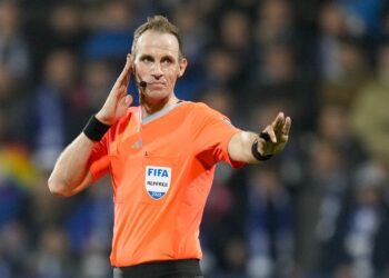 Арбитр, который ошибся в матче дортмундской «Боруссии» в пользу «Баварии»: «Чувствую себя паршиво» (30 апреля 2023 г.) — Новости футбола