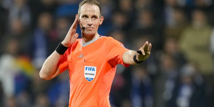 Арбитр, который ошибся в матче дортмундской «Боруссии» в пользу «Баварии»: «Чувствую себя паршиво» (30 апреля 2023 г.) — Новости футбола