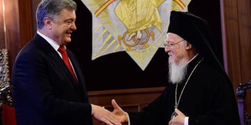 У Facebook оприлюднили текст договору Порошенка і Варфоломія