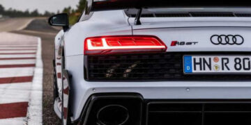 Porsche розкрила подробиці про секретний проект гіперкара та механічної Audi R8 — Автоновини