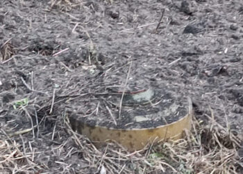 На Київщині трактор підірвався на протитанковій міні, його кермувальник у лікарні. ФОТО | Кримінальні новини