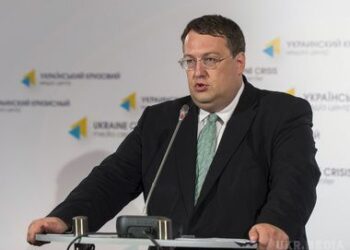 Верховна Рада не може ввести воєнний стан без рішення президента