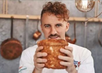 C орешками и апельсиновой цедрой: рецепт оригинальной паски от Клопотенко