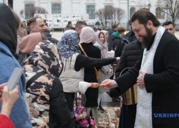 ПЦУ провела першу Великодню службу в Києво-Печерській лаврі