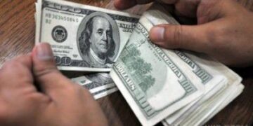 Долар знову зростає по відношенню до гривні