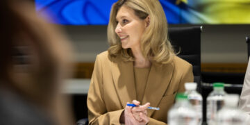 Цьогоріч спецнавчання пройшли майже 2 000  кандидатів в усиновлювачі — Зеленська