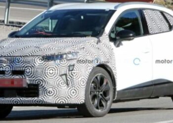 Renault тестує на дорогах оновлений кросовер Captur — Автоновини