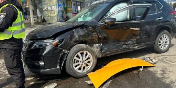 У Сумах сталася потрійна ДТП, внаслідок якої постраждали троє дорослих та троє дітей. ФОТО | Кримінальні новини