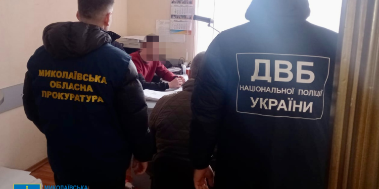 Житель Миколаєва сяде на лаву підсудних за спробу підкупити слідчого поліцї | Кримінальні новини