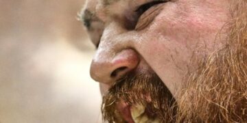 Топ-боксер из США издевательски победил Дацика. И прямо в ринге обратился… к Путину!