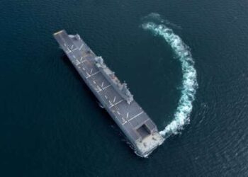 Турция поставит на вооружение первый в мире корабль для размещения дронов